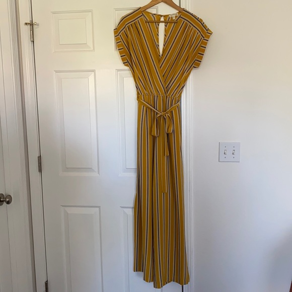 Monteau mustard stripped yellow jumpsuit. - Picture 4 of 8